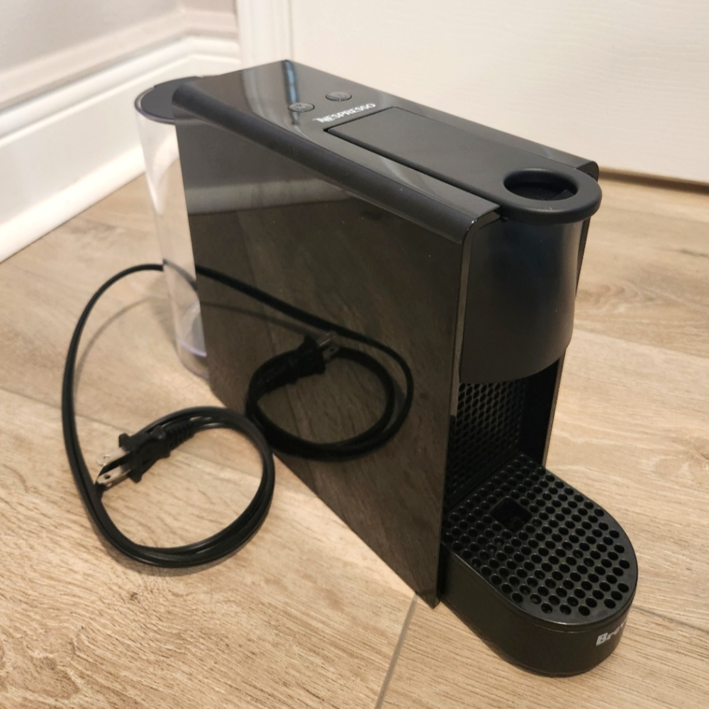 Breville Nespresso Essenza Mini Espresso Machine